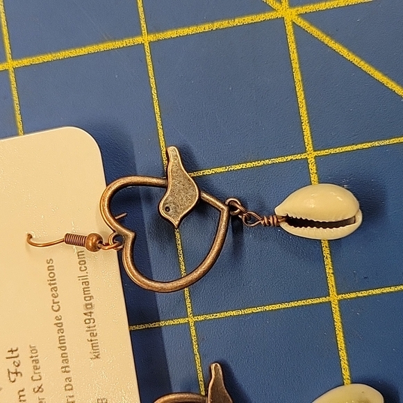 Bronze Tone  2" Dangle Turquoise Accent Earrings Seashell Bird - Picture 2 of 3